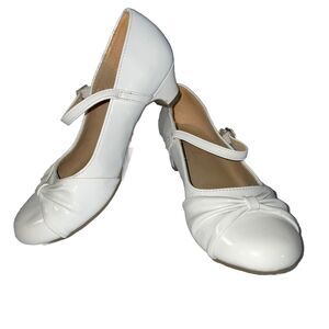 Childrens Place Low Heel White Shoes Size 1 Patent Leather Holliday Dress up